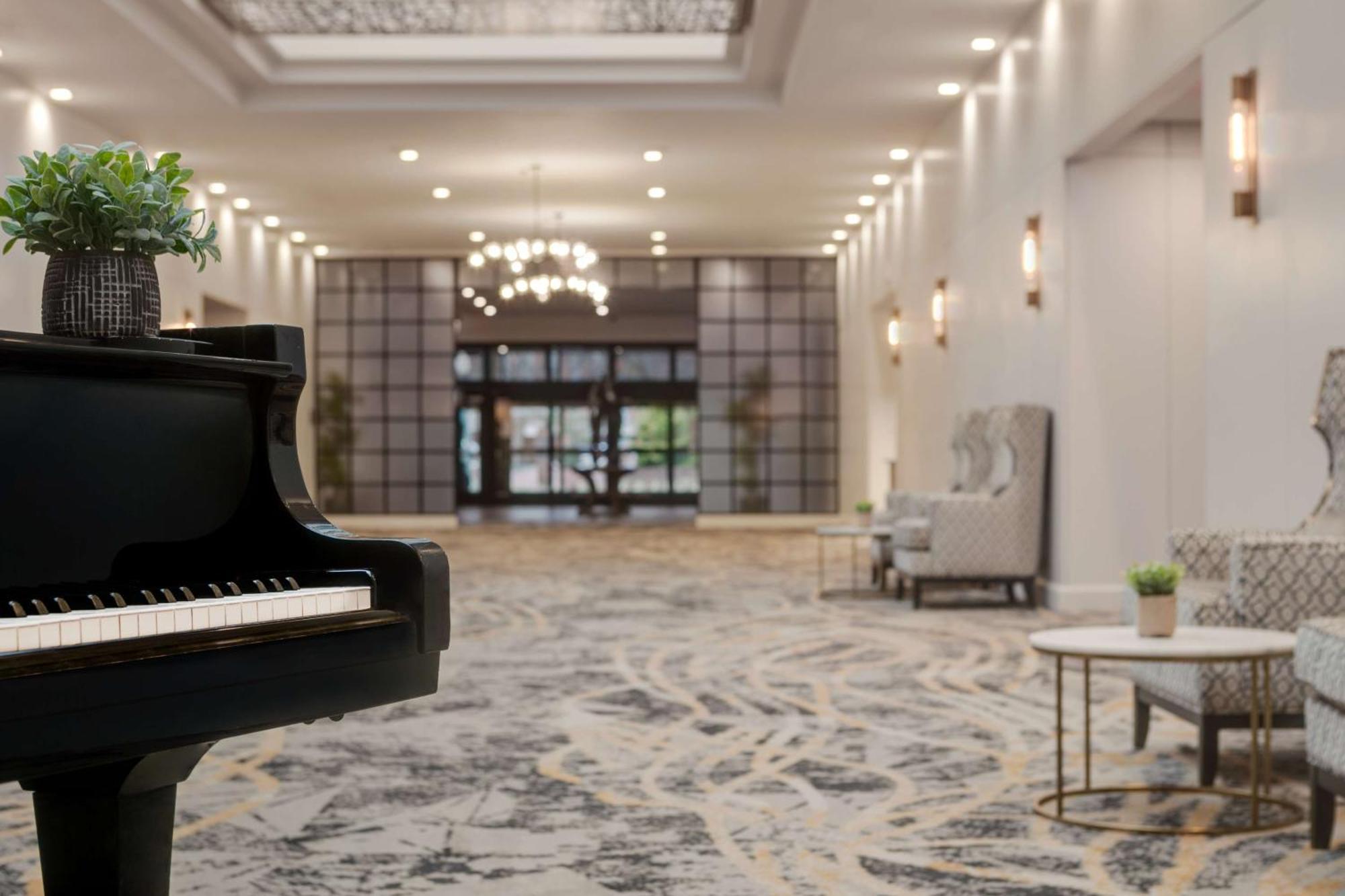 Doubletree By Hilton Canton Downtown Εξωτερικό φωτογραφία