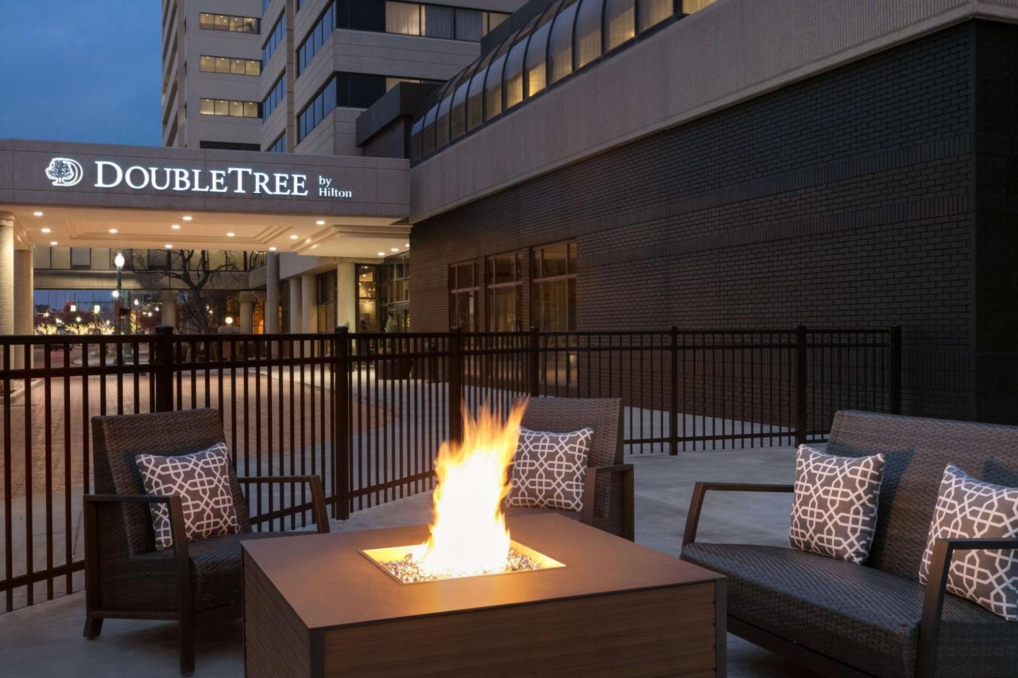 Doubletree By Hilton Canton Downtown Εξωτερικό φωτογραφία