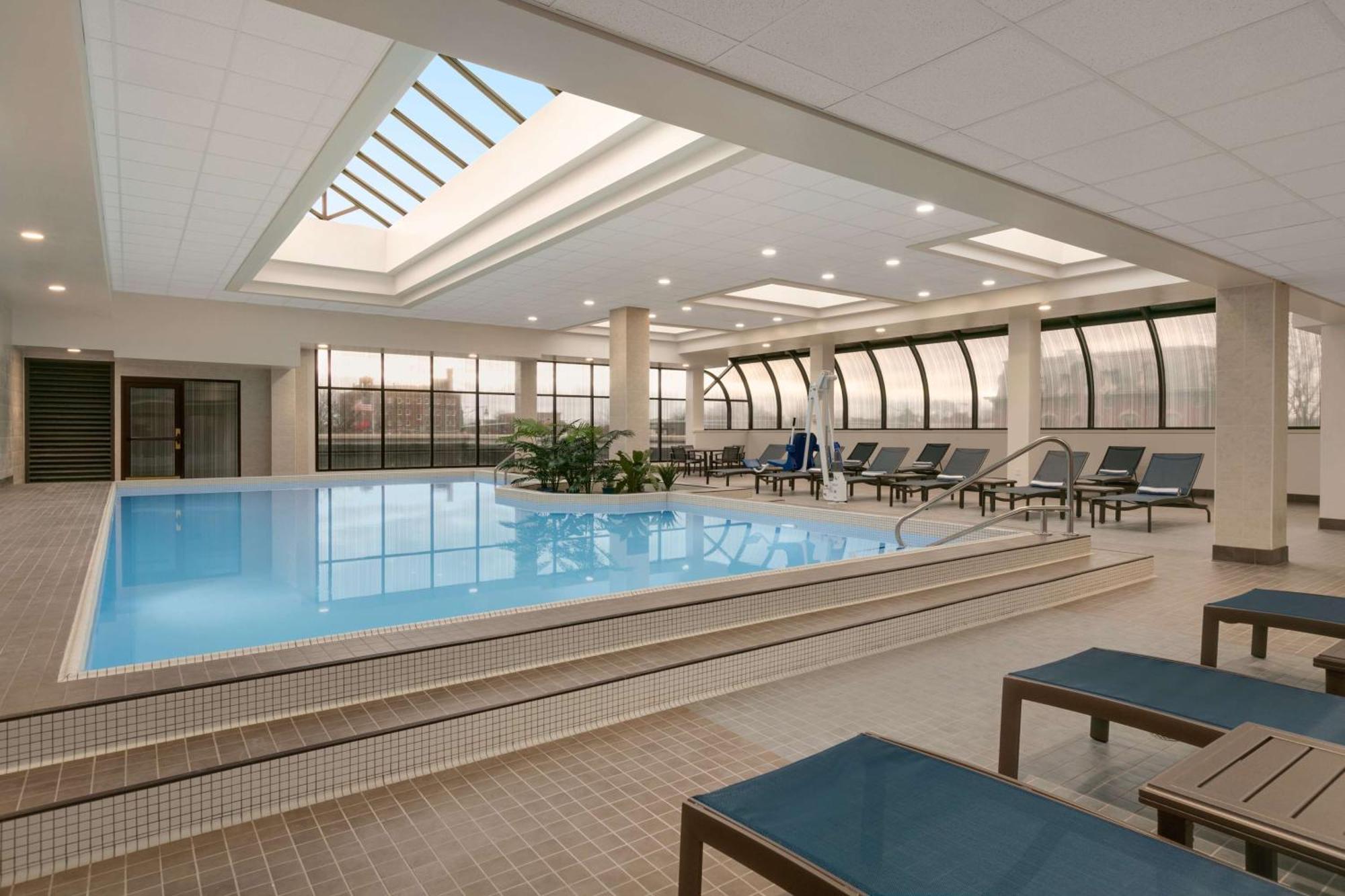Doubletree By Hilton Canton Downtown Εξωτερικό φωτογραφία