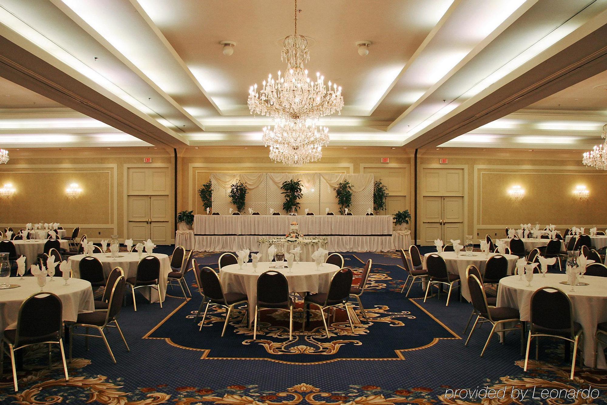 Doubletree By Hilton Canton Downtown Εστιατόριο φωτογραφία